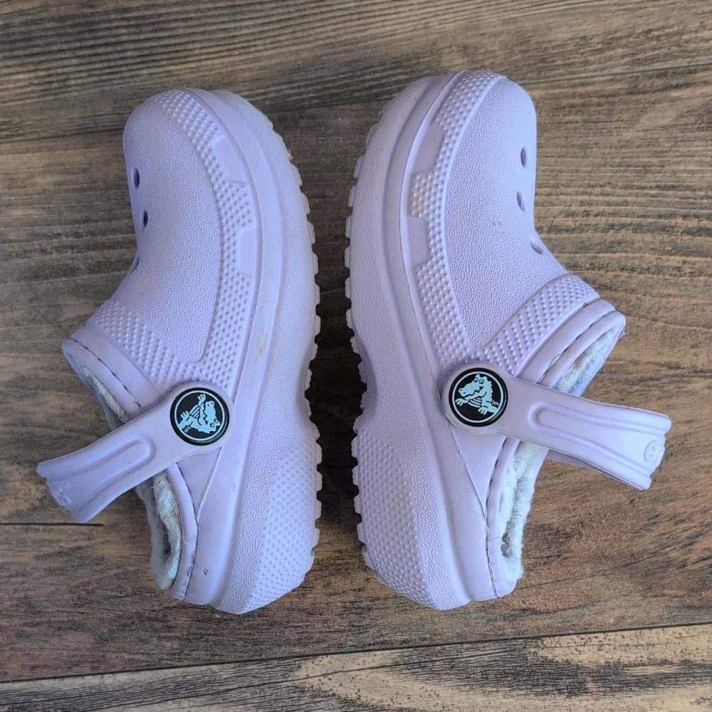 CROCS Lavender Slippers C5                  M528